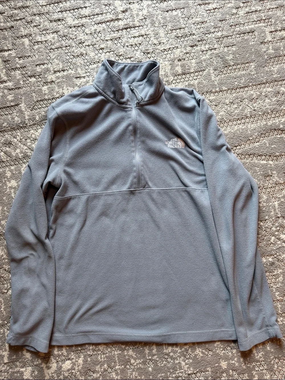 The North Face Men's Light Grey Half-Zip Fleece Pullover